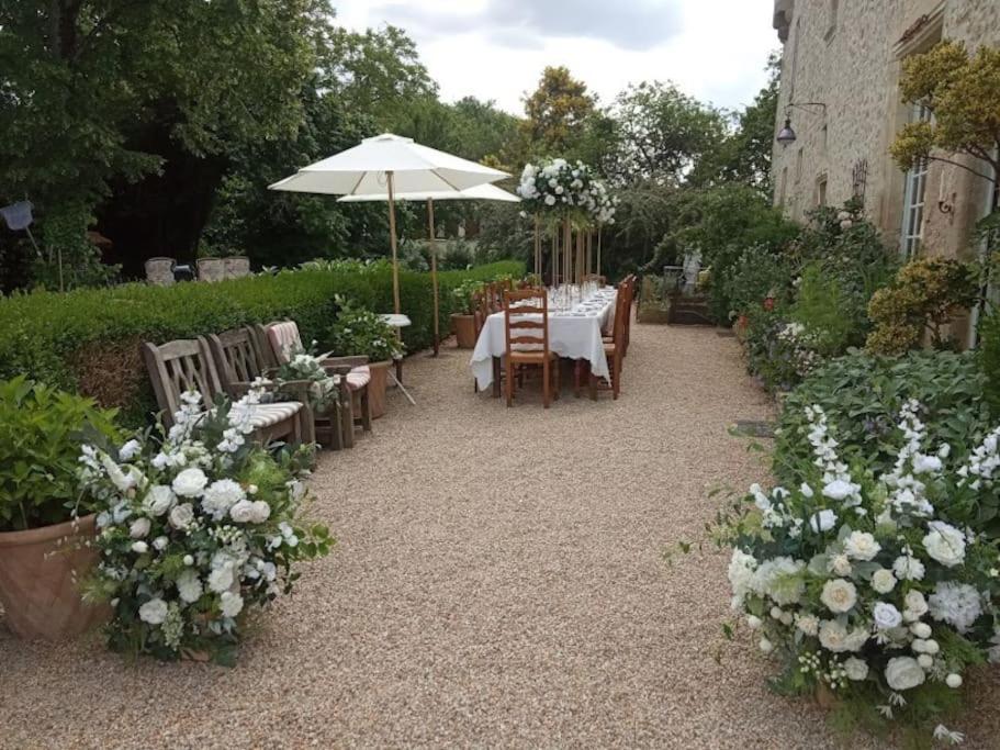 Bed and Breakfast 14Th Century Priory In Pressigny Pressigny  Exterior foto